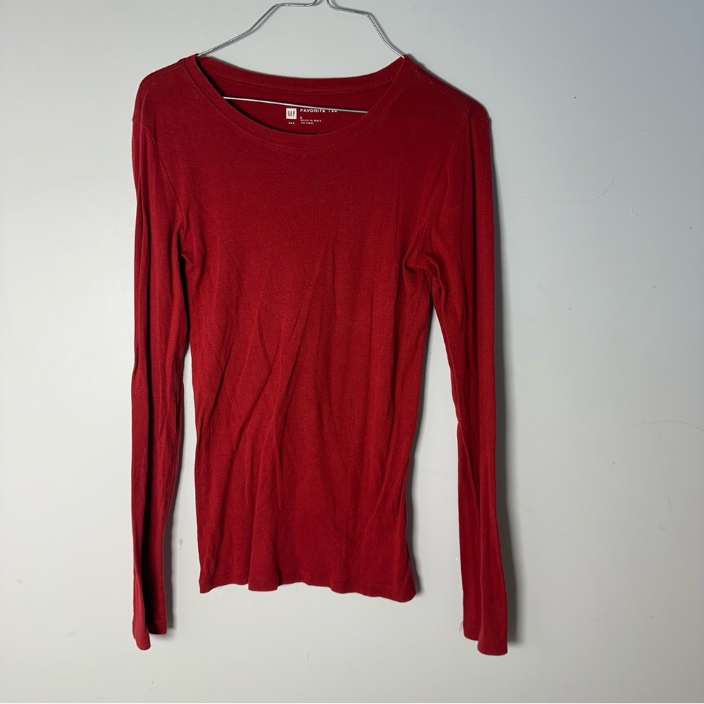 EUC Womens Gap S Small Favortie Tee  Long Sleeve T Shirt Top Blouse Red